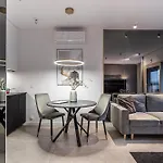 P&O Apartments Mennica Residence IX