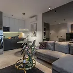P&O Apartments Mennica Residence IX